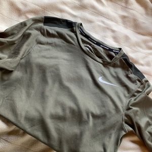 Small dark green Nike running long sleeve